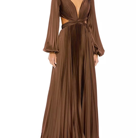 Mac Duggal Satin V Neck Gown size 10 - Picture 5 of 6